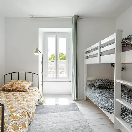 Holiday home Gabae Les Volets Verts Puyravault (Charente-Maritime)