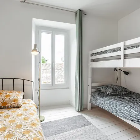 Holiday home Gabae Les Volets Verts Puyravault (Charente-Maritime)