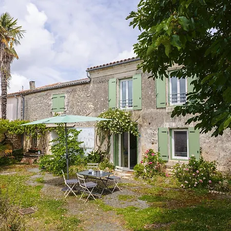Gabae Les Volets Verts Holiday home *