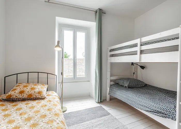 Semesterbostad Gabae Les Volets Verts Puyravault (Charente-Maritime)